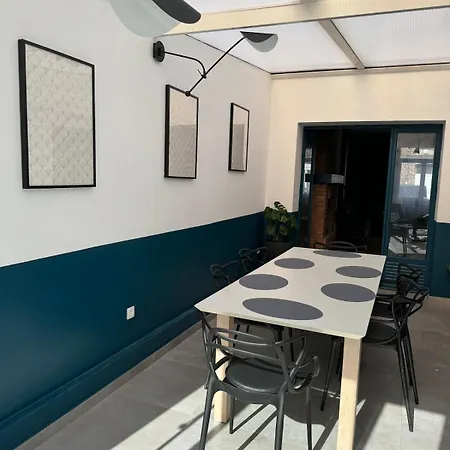 4 Bedroom House With Courtyard - Ideal For Groups Feriehus