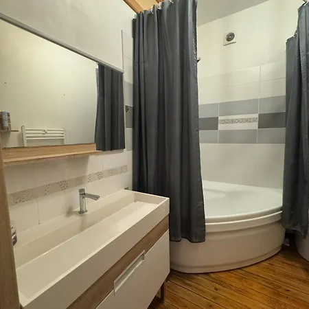 Feriehus 4 Bedroom House With Courtyard - Ideal For Groups Douai