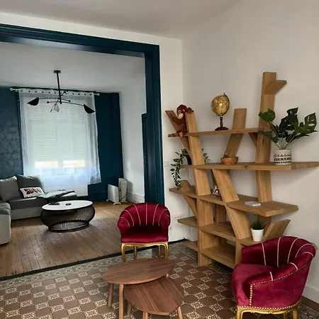 4 Bedroom House With Courtyard - Ideal For Groups Feriehus *